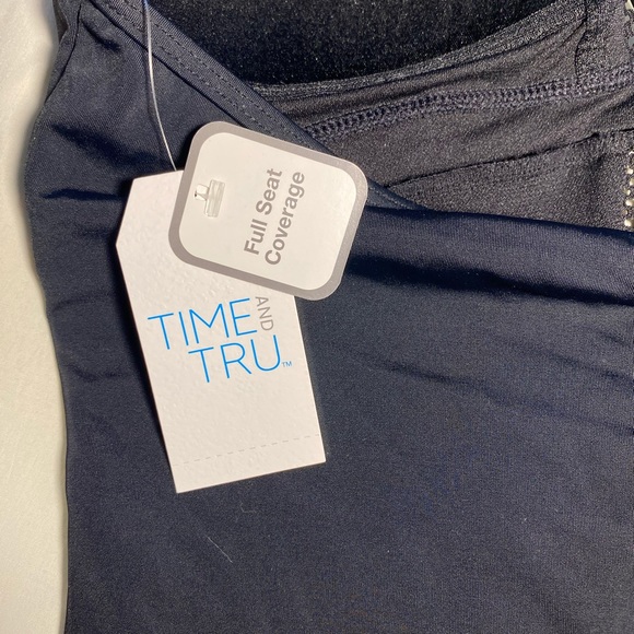 One piece black bathing suit - Picture 5 of 5